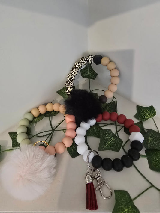 Silicone bead wristlet
